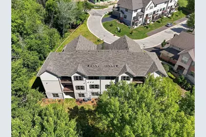 255  Aerie Cir #101, Brookfield, WI 53045 - Photo 6
