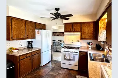 S77W26575  Crestview Ct, Vernon, WI 53189 - Photo 12