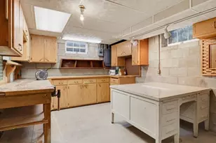 542 E Van Beck Ave, Milwaukee, WI 53207 - Photo 28