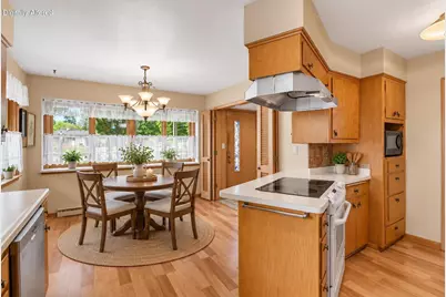 542 E Van Beck Ave, Milwaukee, WI 53207 - Photo 6