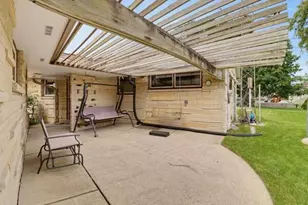 542 E Van Beck Ave, Milwaukee, WI 53207 - Photo 30