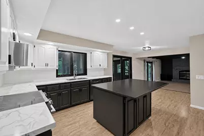 7201  Longmeadow Rd, Madison, WI 53717 - Photo 8