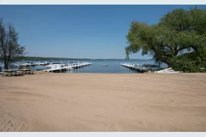 962  Shabbona Dr, Fontana, WI 53125 - Photo 2