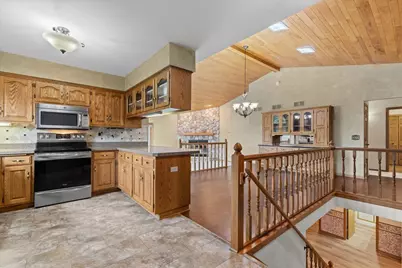 1222  Hidden Fields Dr, West Bend, WI 53095 - Photo 20