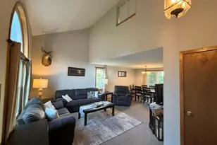 885 S Imperial Dr, Hartland, WI 53029 - Photo 10