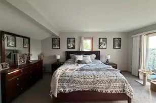 885 S Imperial Dr, Hartland, WI 53029 - Photo 16