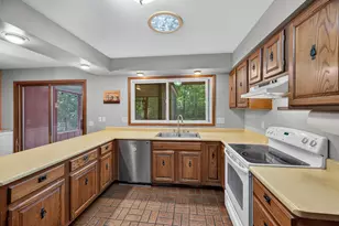 2909 Pelham Dr, Madison, WI 53713 - Photo 18