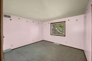 2909 Pelham Dr, Madison, WI 53713 - Photo 34