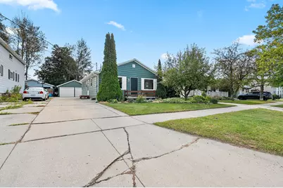 1621  Johnston Dr, Manitowoc, WI 54220 - Photo 34
