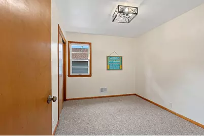 1621  Johnston Dr, Manitowoc, WI 54220 - Photo 16