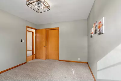 1621  Johnston Dr, Manitowoc, WI 54220 - Photo 20