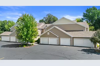 758  Bridlewood Dr #H, Hartford, WI 53027 - Photo 4