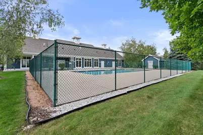 758  Bridlewood Dr #H, Hartford, WI 53027 - Photo 12