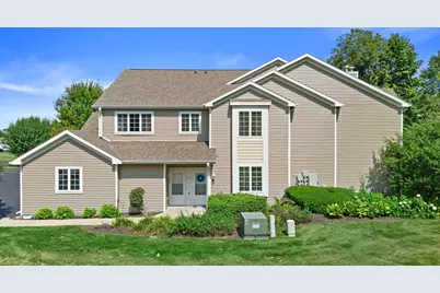 758  Bridlewood Dr #H, Hartford, WI 53027 - Photo 1