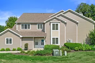 758 Bridlewood Dr, Hartford, WI 53027 - Photo 1