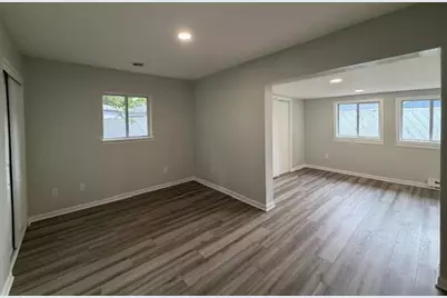 925 N Oakwood Ave, Oconomowoc, WI 53066 - Photo 18