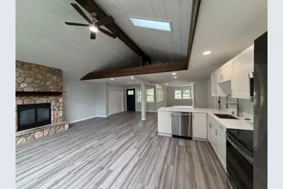 925 N Oakwood Ave, Oconomowoc, WI 53066 - Photo 10