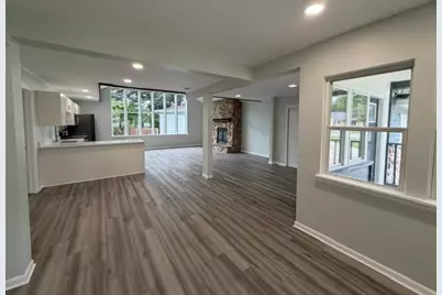 925 N Oakwood Ave, Oconomowoc, WI 53066 - Photo 8