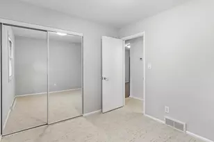 4913 N Navajo Ave, Glendale, WI 53217 - Photo 22