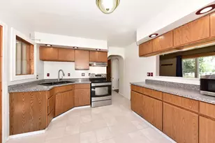 4917 S 28th St, Greenfield, WI 53221 - Photo 8