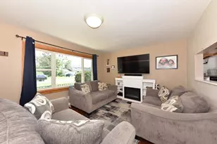 4917 S 28th St, Greenfield, WI 53221 - Photo 2
