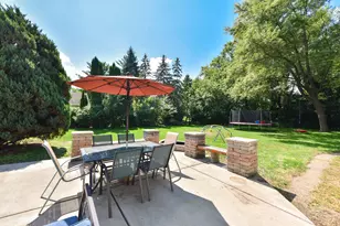 4917 S 28th St, Greenfield, WI 53221 - Photo 32