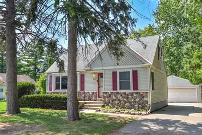 4917 S 28th St, Greenfield, WI 53221 - Photo 2