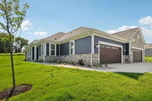 2127 Bluestem Dr, Waukesha, WI 53188 - Photo 2