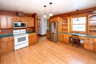 226 W Capitol Dr, Hartland, WI 53029 - Photo 14