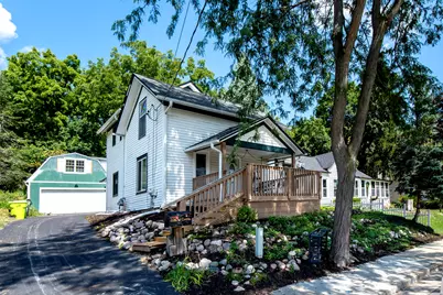 226 W Capitol Dr, Hartland, WI 53029 - Photo 2