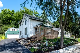 226 W Capitol Dr, Hartland, WI 53029 - Photo 2