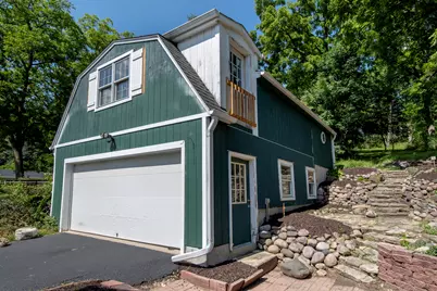 226 W Capitol Dr, Hartland, WI 53029 - Photo 4