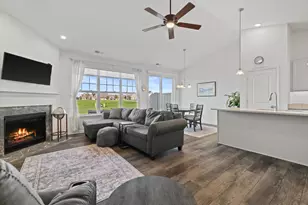 602 Cadence Cir, Lake Geneva, WI 53147 - Photo 6