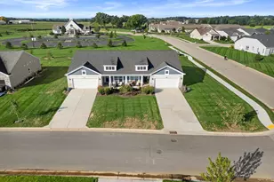 602 Cadence Cir, Lake Geneva, WI 53147 - Photo 32