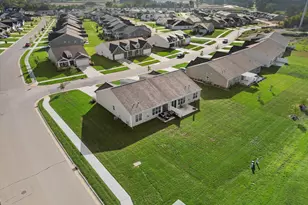 602 Cadence Cir, Lake Geneva, WI 53147 - Photo 34