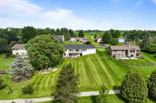 320 Arbor Ridge Dr, Delavan, WI 53115 - Photo 38