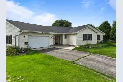 320  Arbor Ridge Dr, Delavan, WI 53115 - Photo 1