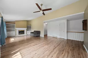 320 Arbor Ridge Dr, Delavan, WI 53115 - Photo 10