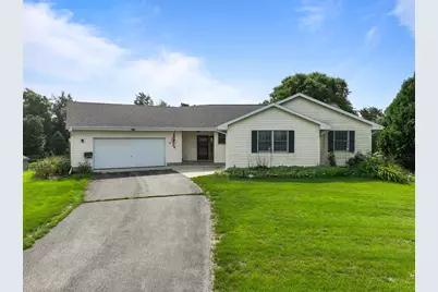320  Arbor Ridge Dr, Delavan, WI 53115 - Photo 2