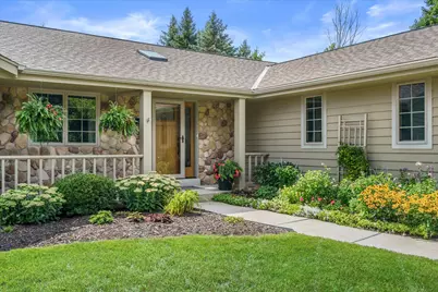 335 W Highland Dr, Grafton, WI 53024 - Photo 2