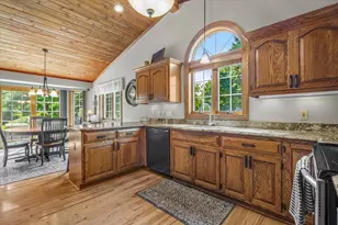 335 W Highland Dr, Grafton, WI 53024 - Photo 12