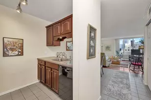1409 N Prospect Ave, Milwaukee, WI 53202 - Photo 4