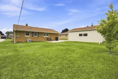 4453 S 66th St, Greenfield, WI 53220 - Photo 20