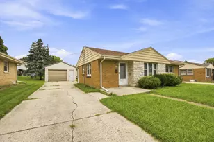 4453 S 66th St, Greenfield, WI 53220 - Photo 24