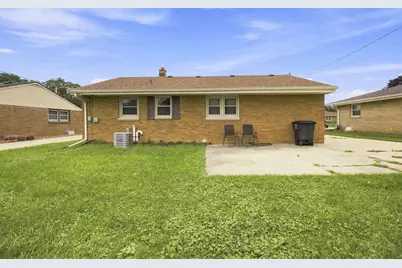 4453 S 66th St, Greenfield, WI 53220 - Photo 24