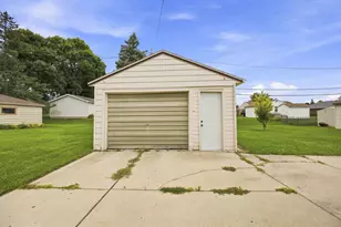 4453 S 66th St, Greenfield, WI 53220 - Photo 22