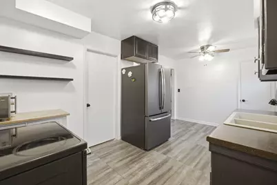 4453 S 66th St, Greenfield, WI 53220 - Photo 6