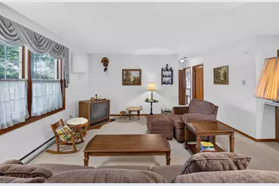 269  Minz Park Cir #1, West Bend, WI 53095 - Photo 4
