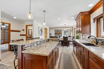 10468 S George Dr, Oak Creek, WI 53154 - Photo 10