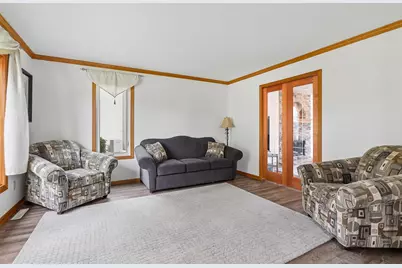 10468 S George Dr, Oak Creek, WI 53154 - Photo 4